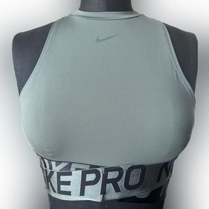 Nike Pro Sports Bra / Top